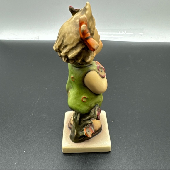 1950’s Hummel Goebel #72 "Spring Cheer" 5.25" Tall  Full Bee Mark TMK-2 - Picture 7 of 8